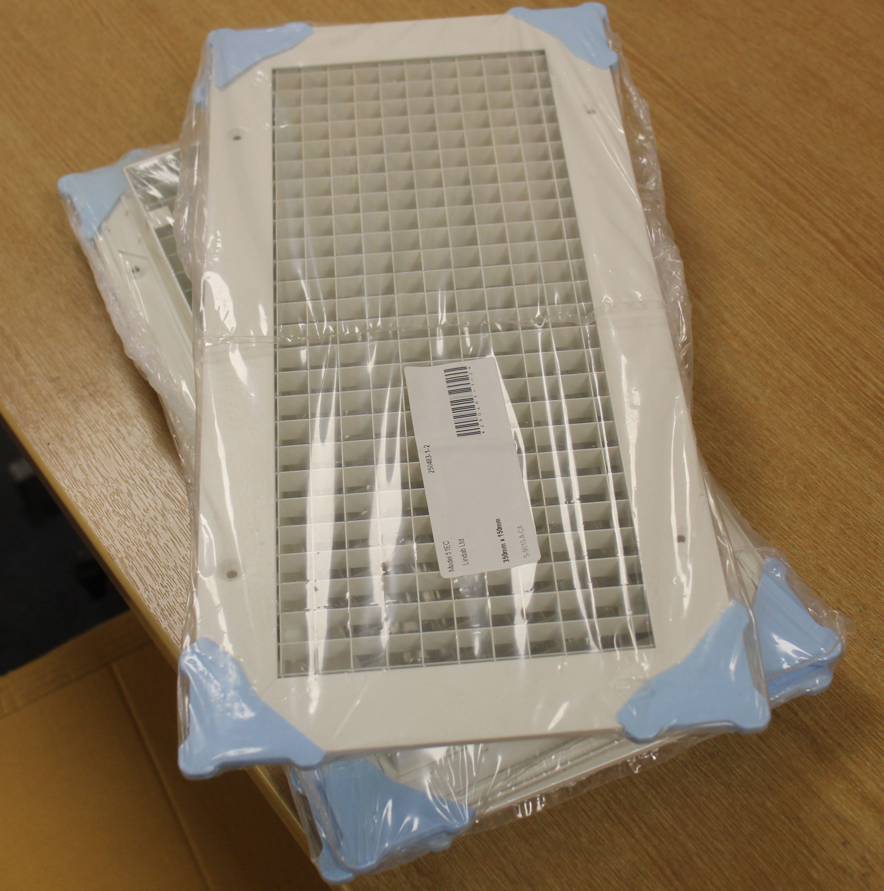 350mm x 150mm Egg Crate Extract Grilles in White